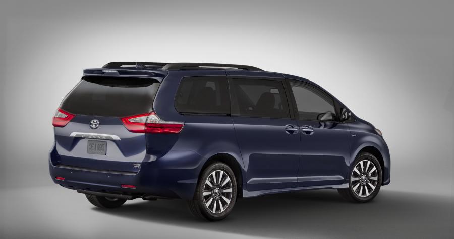  Toyota Sienna Limited (XL30) 2017 года  (фото 2 из 31)